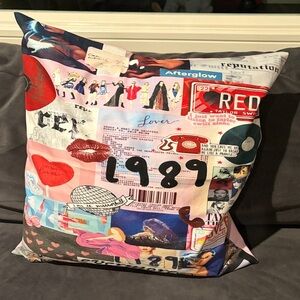Taylor Swift Throw Pillow